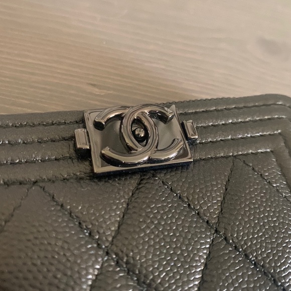 Chanel So Black Zip Card Holder - Picture 2 of 5